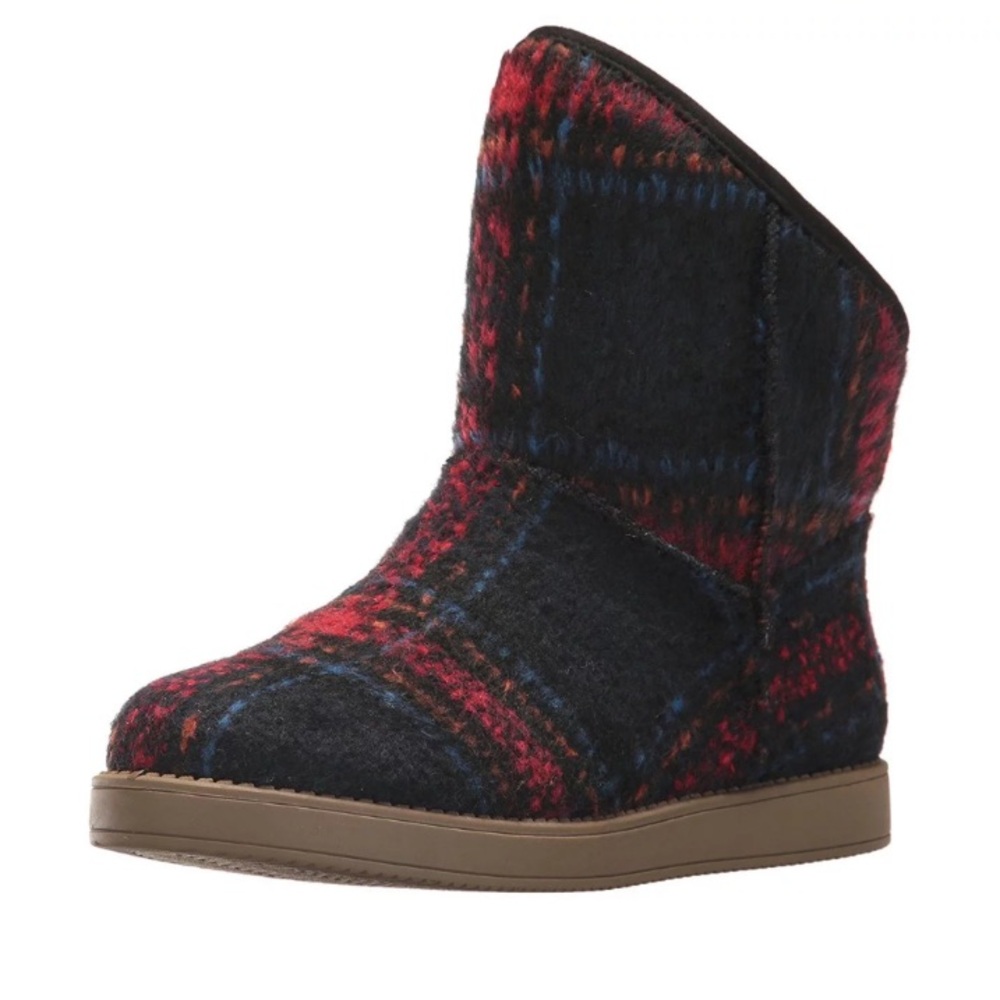 NIB Indigo Rd Aylee Black Multi Color Fabric Faux Wool Lined Boots